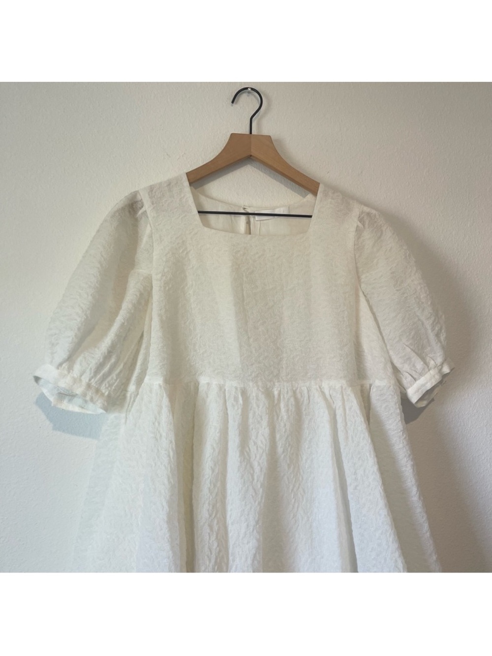 Merlette Eemnes- White Puff Sleeve Babydoll Dress - Picture 11 of 12